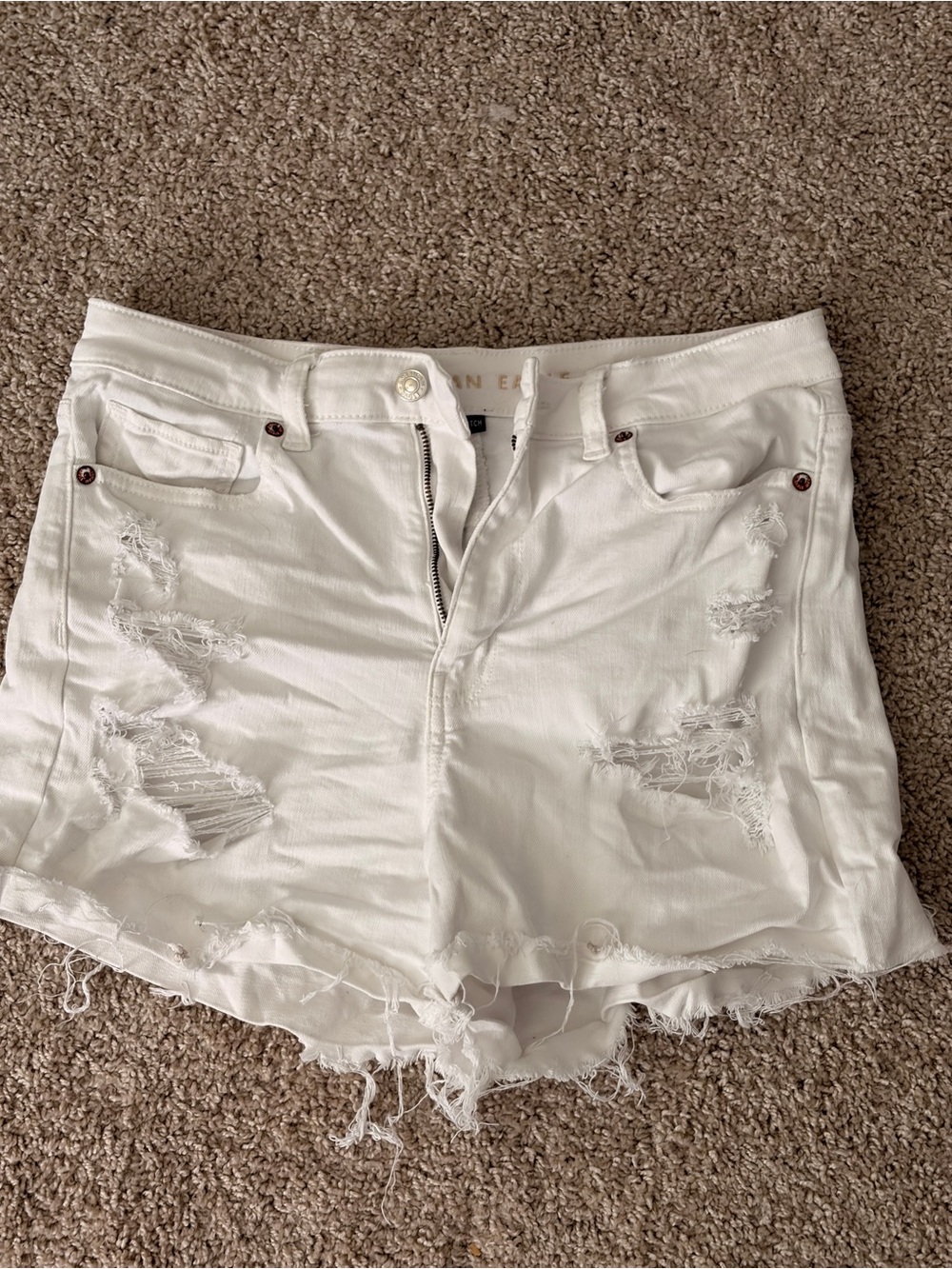 AE White Distressed Women's Denim Mom Short sz 8